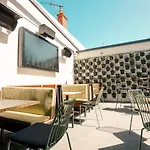 Eastern Sands Motel