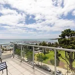 Geelong Waterfront Penthouse Apartment