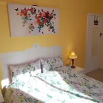 East Geelong - 2 Bedrooms - Mimosa Cottage