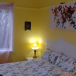 East Geelong - 2 Bedrooms - Mimosa Cottage