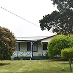 Cheerful 2 Bedroom House With A Beautiful Veranda