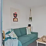 Waterfront Recharge I Central Geelong Location