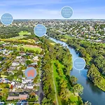 Retreat On Gairloch I Geelong River Hideaway