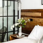 Timber Door Luxury Accommodation Geelong