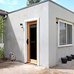 14 Scenic Studio