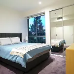Luxury Apartment Overlooking Geelong Marina