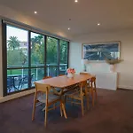 Luxury Apartment Overlooking Geelong Marina