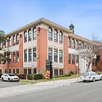 Devlin 103 Luxe Apartment