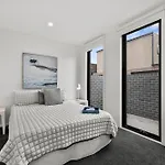 Modern Townhouse In Geelong