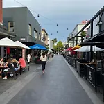 Modern Apartment In Central Geelong!