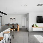 City And Sea Retreat - Family Friendly Stay