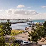 Edgewater 109