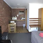 Kardinia Park Motel