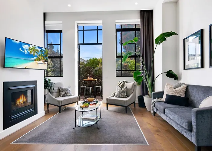 Heritage Luxury Apartment-Footy & Cbd