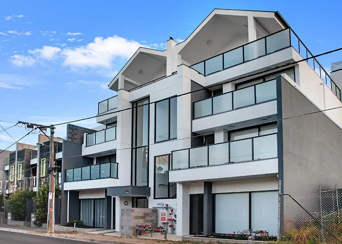York St Apartments