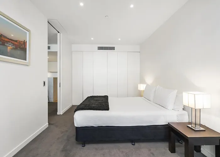Edgewater 207
