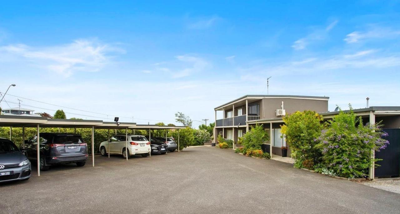 Serviced By Short & Long Geelong