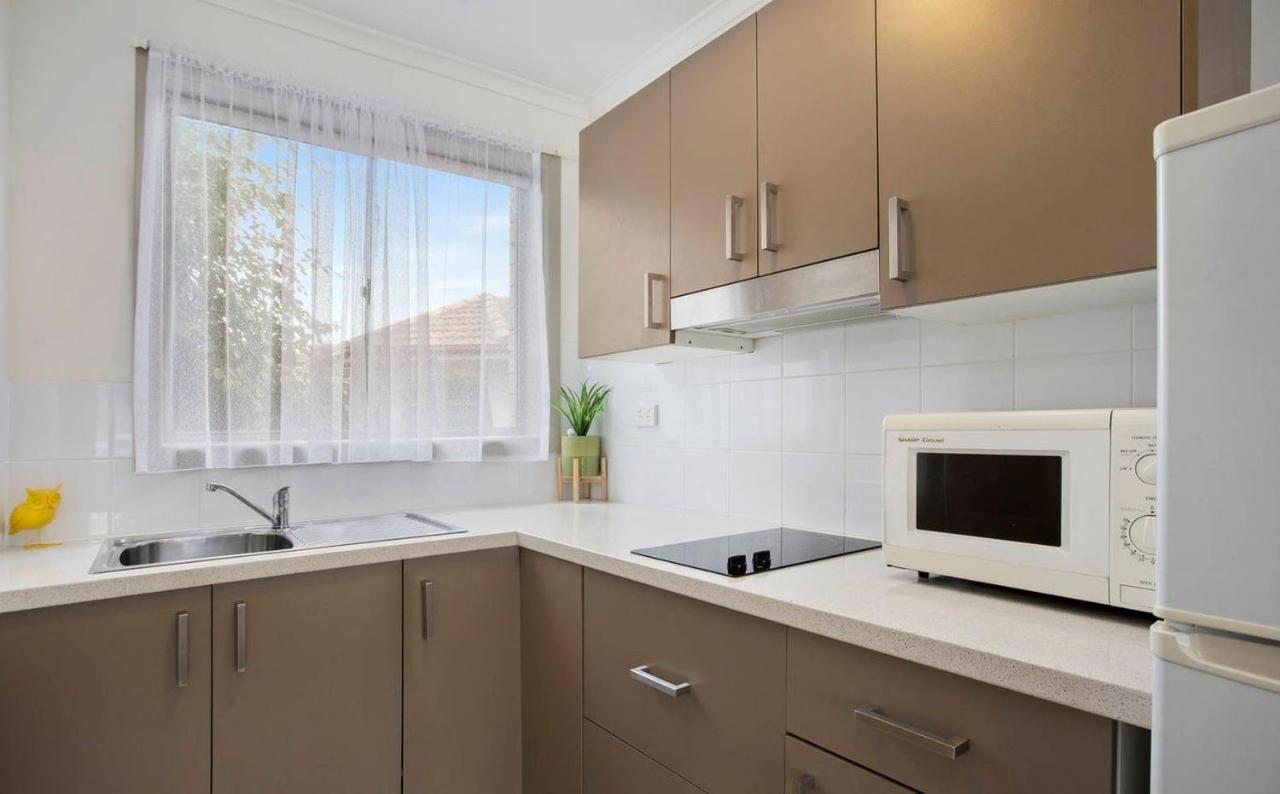 Serviced By Short & Long Apartment *