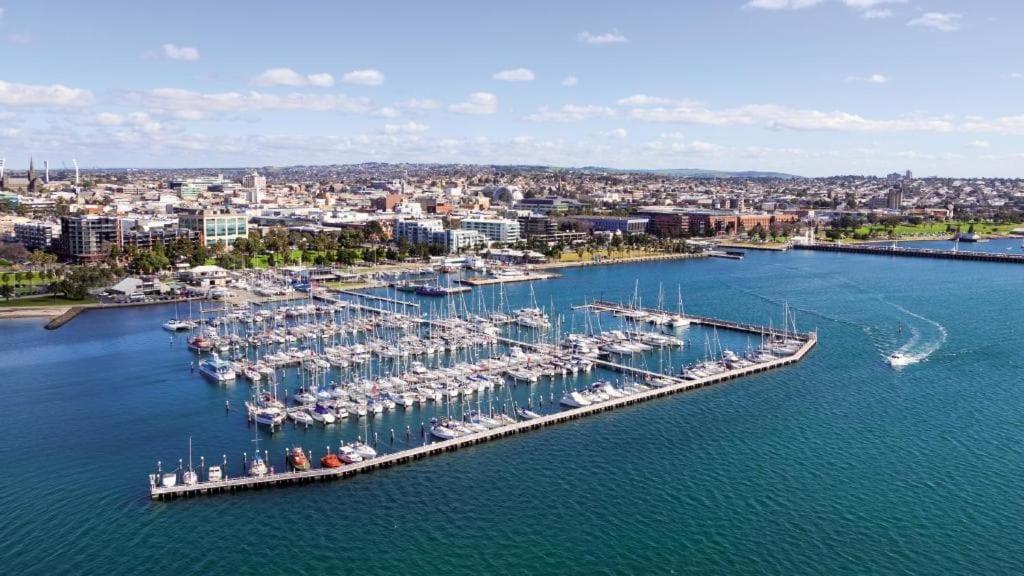 Apartment Serviced By Short & Long Geelong