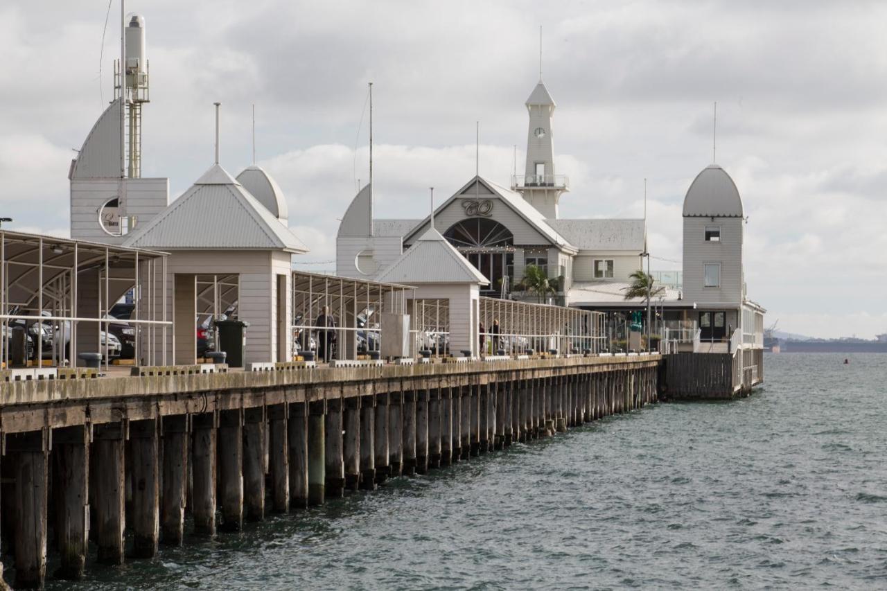 Oaks R Geelong