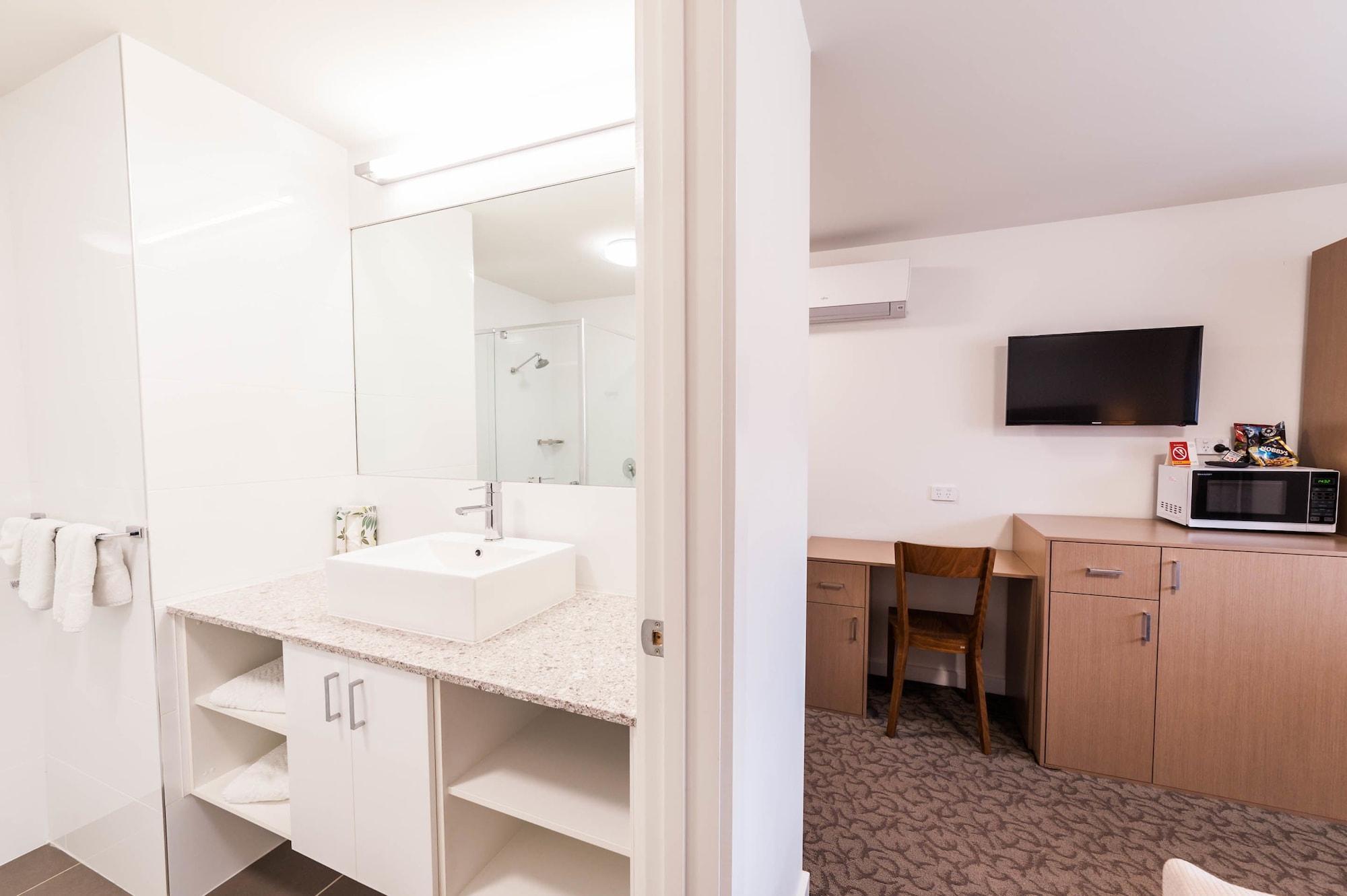 Eastern Sands Centre Hotel