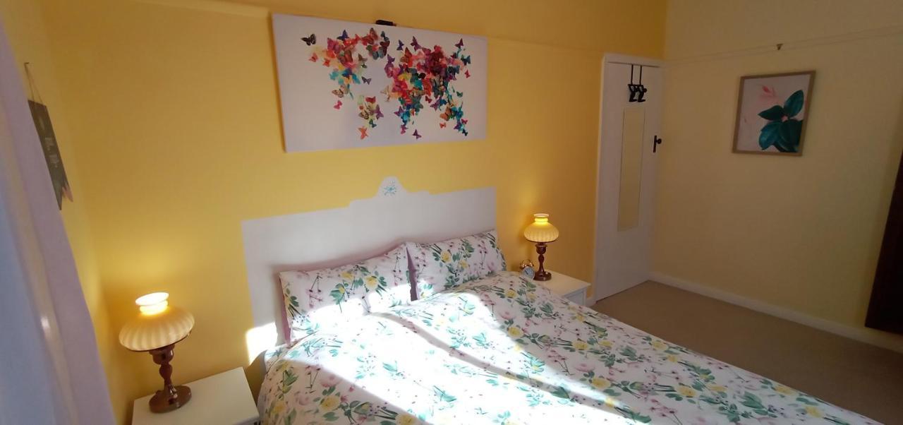 East - 2 Bedrooms - Mimosa Holiday home Geelong