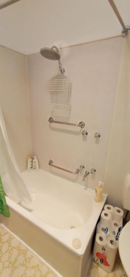 East - 2 Bedrooms - Mimosa Holiday home Geelong