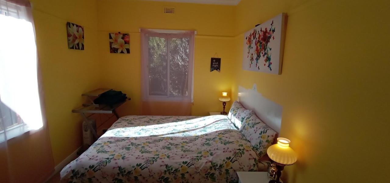 East - 2 Bedrooms - Mimosa Holiday home Geelong
