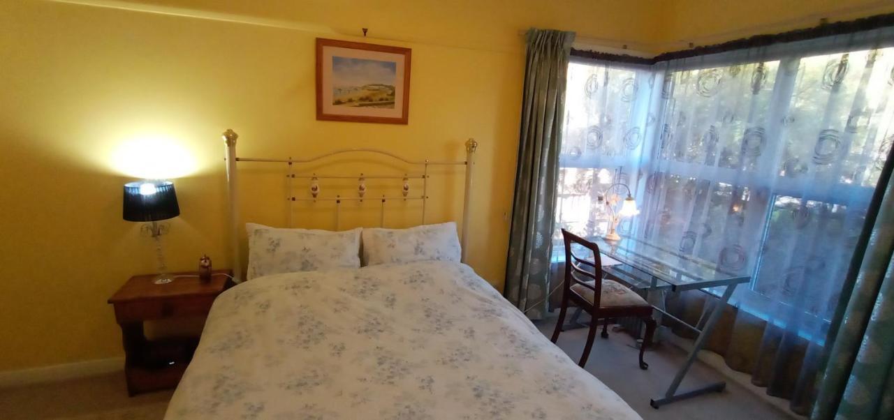 East - 2 Bedrooms - Mimosa * Geelong