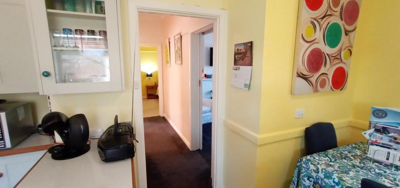 East - 2 Bedrooms - Mimosa Holiday home Geelong