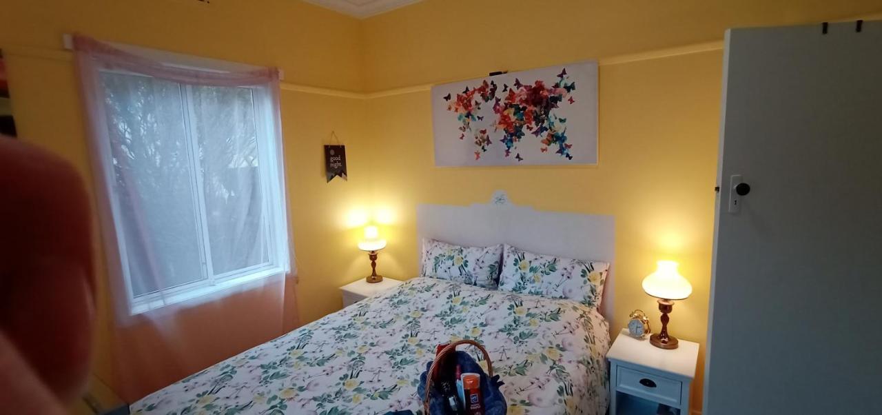 East - 2 Bedrooms - Mimosa * Geelong