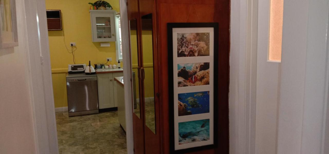East - 2 Bedrooms - Mimosa Holiday home Geelong