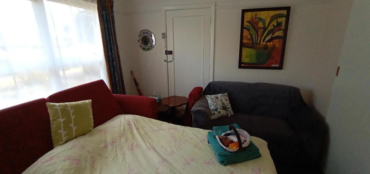 Holiday home East - 2 Bedrooms - Mimosa Geelong