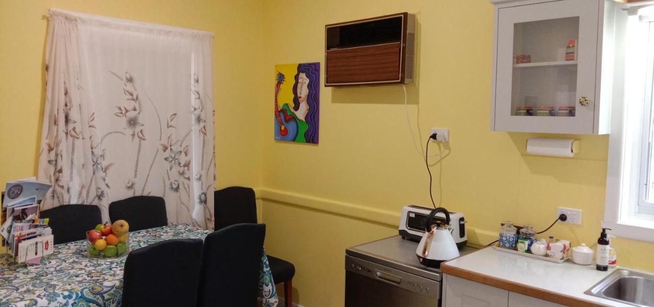 Holiday home East - 2 Bedrooms - Mimosa *