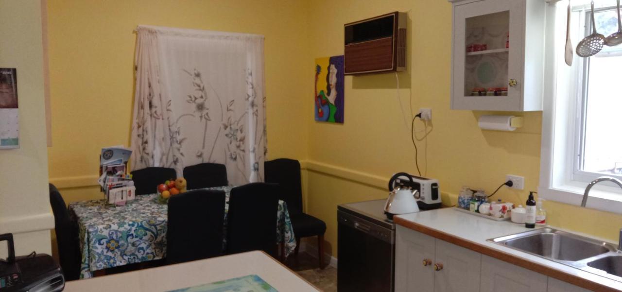 East - 2 Bedrooms - Mimosa Holiday home *