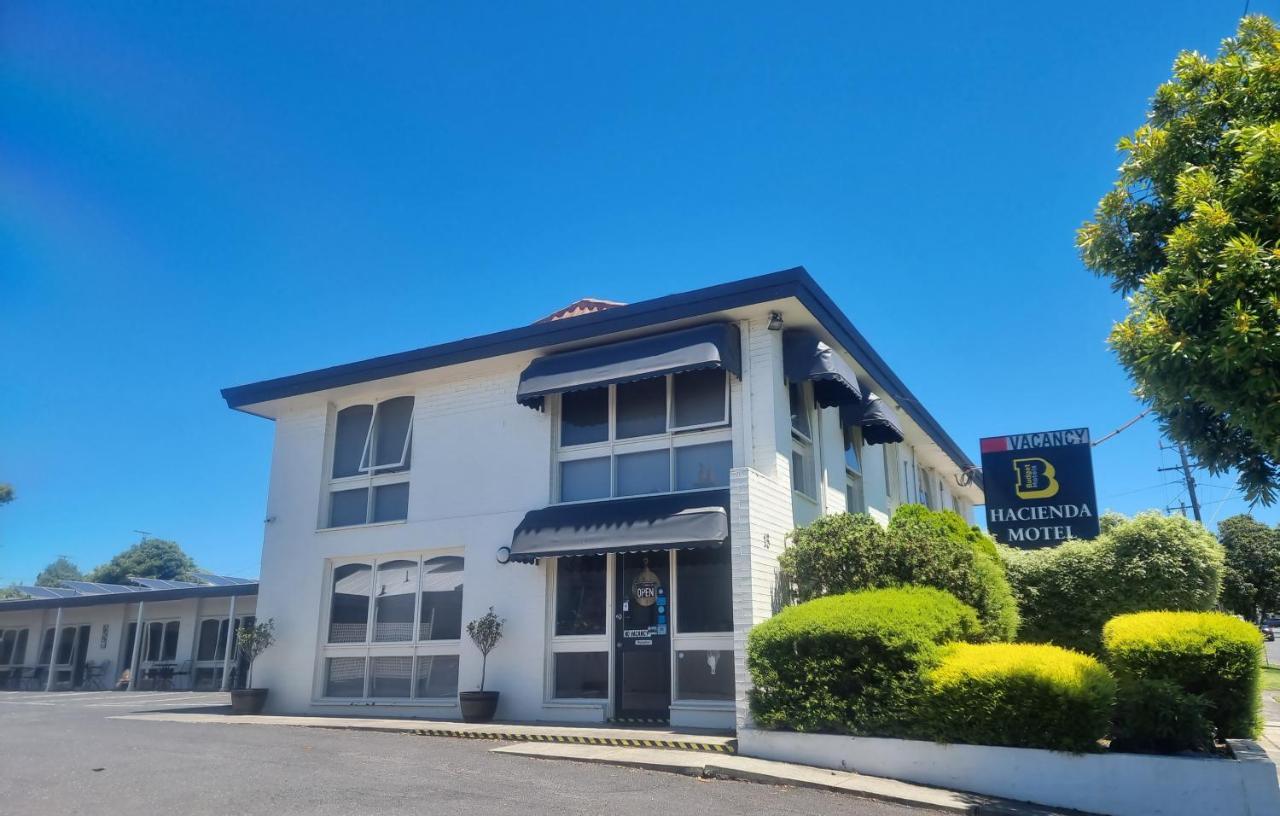 Hacienda Motel