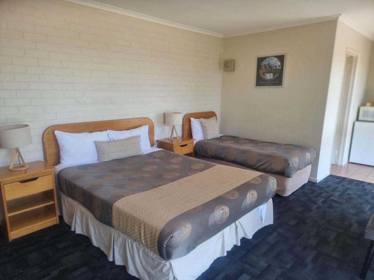 Hacienda Motel