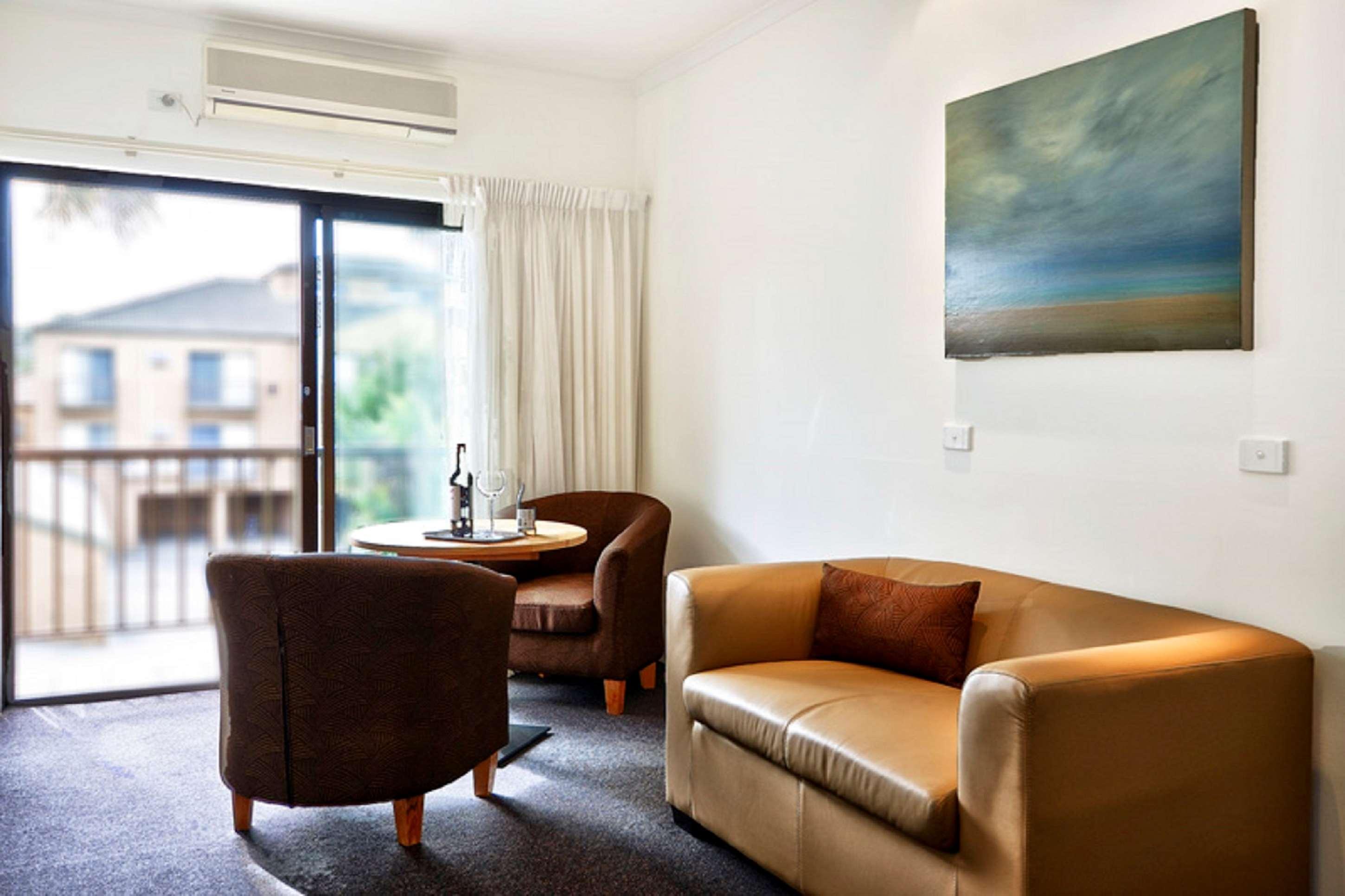 Western Motor & Serviced Motel