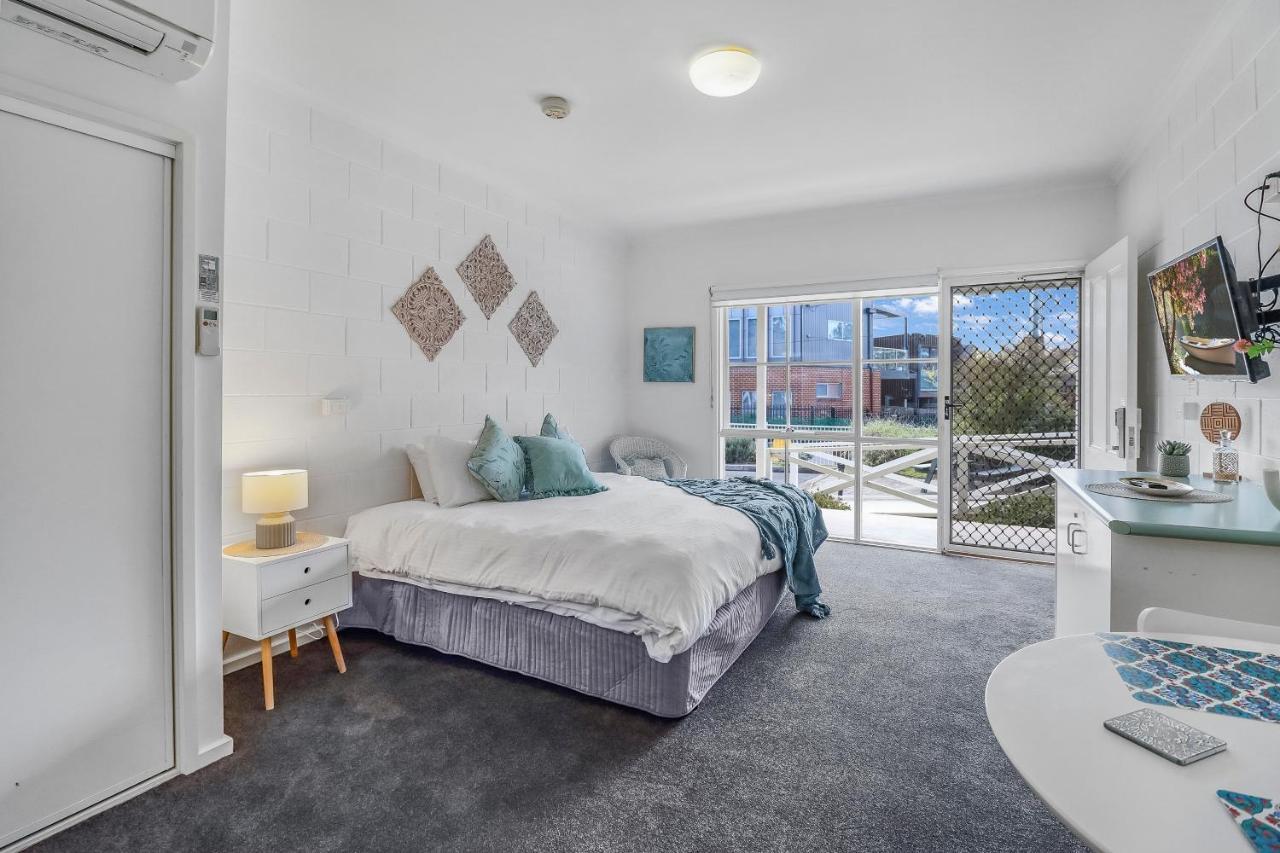 Cbd * Geelong