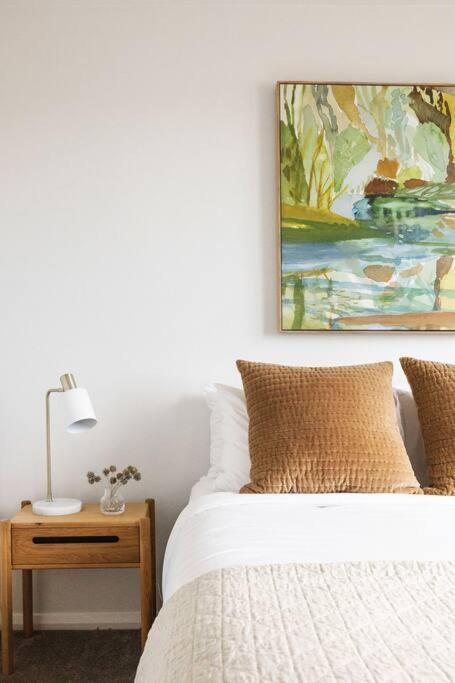Iconic Mid-century Modern, Waterfront Apartment Geelong
