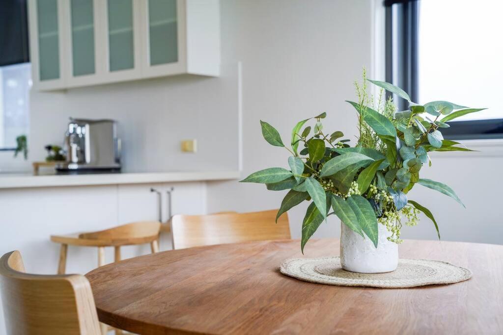 Iconic Mid-century Modern, Waterfront Geelong