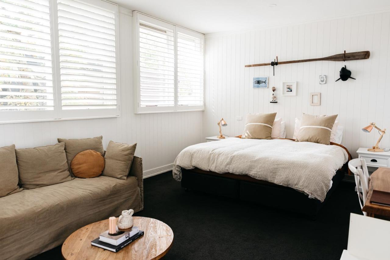 Anchor Apartment *