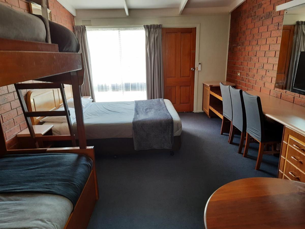 Abbotswood Motor Motel 3*