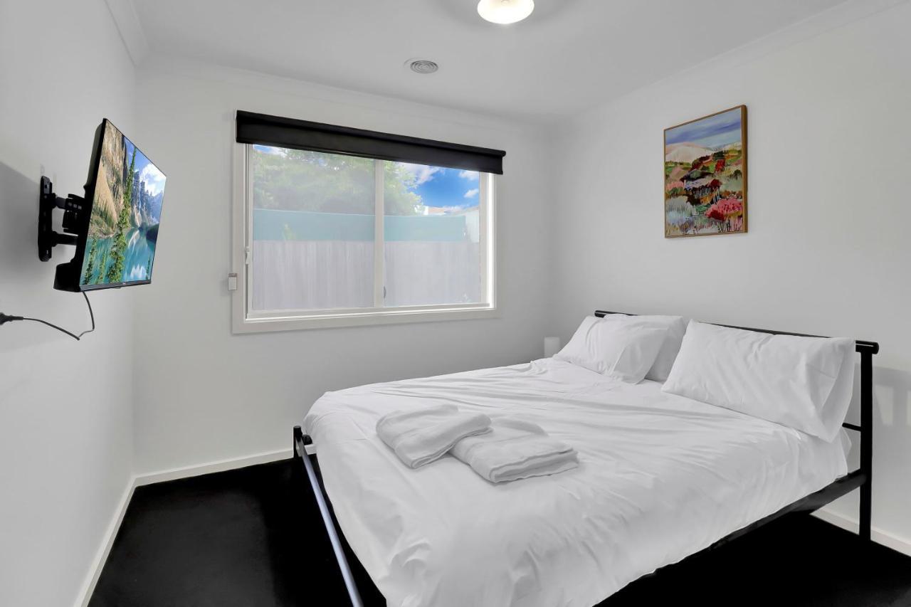 Retreat On Francis I Short And Long Geelong