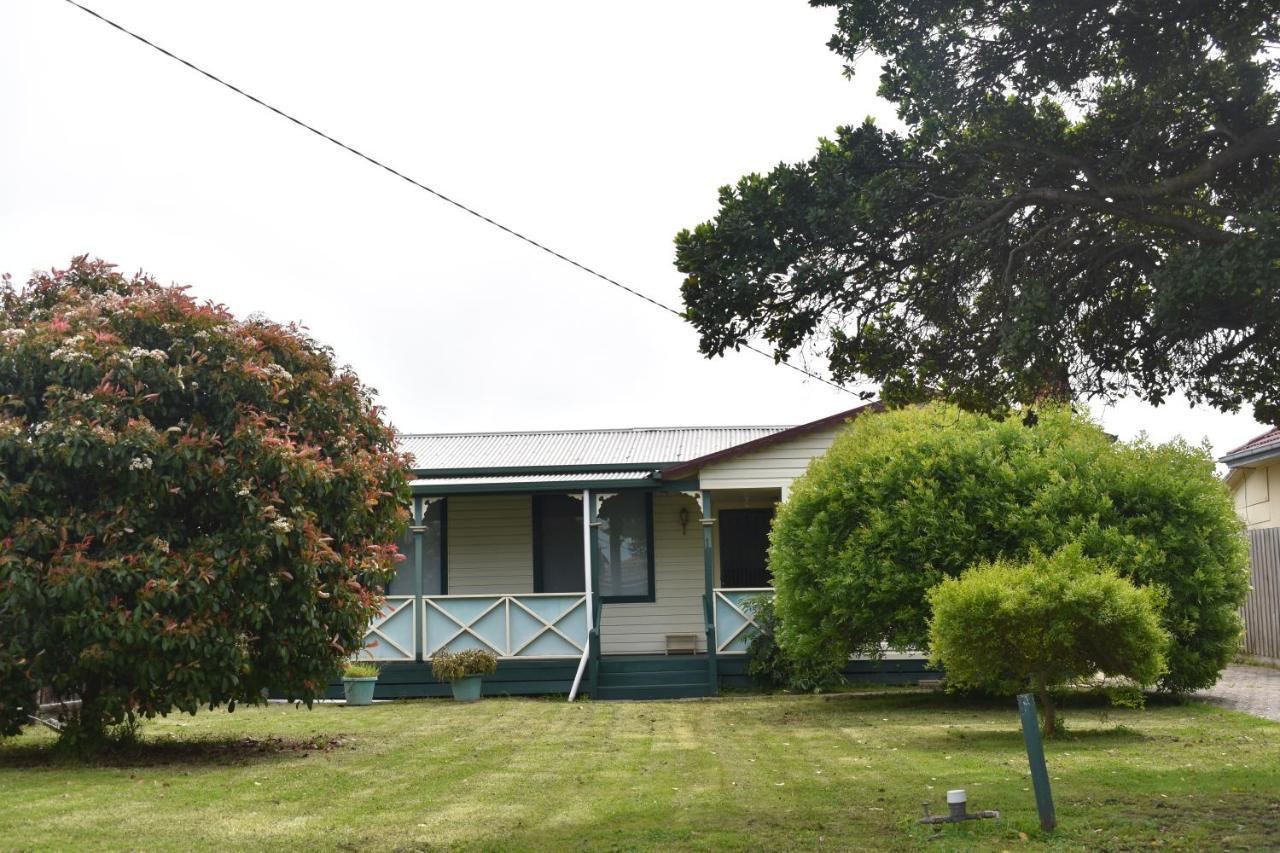 Cheerful 2 Bedroom House With A Beautiful Veranda Holiday home *