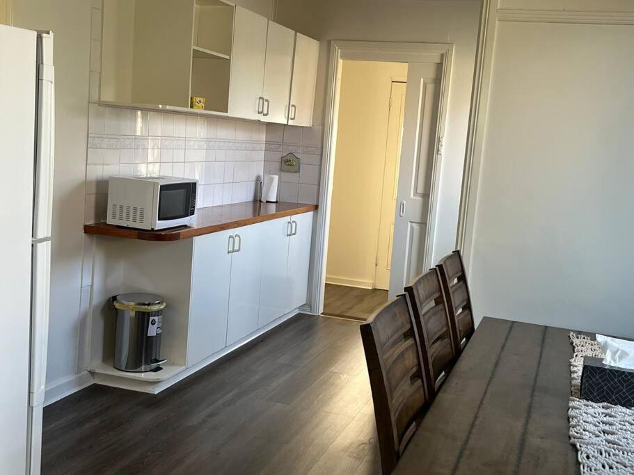 Cheerful 2 Bedroom House With A Beautiful Veranda * Geelong