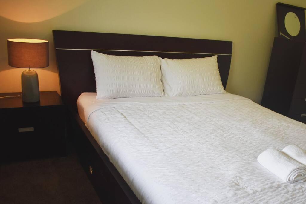 Cheerful 2 Bedroom House With A Beautiful Veranda Geelong