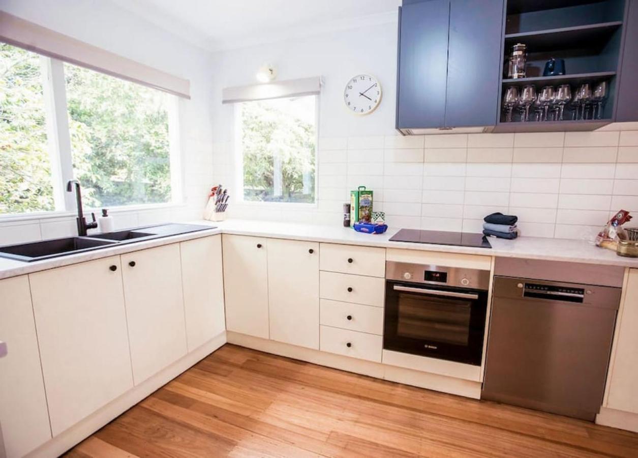 Holiday home Very Cool Mid Century, Pet Friendly Urban Oasis Geelong