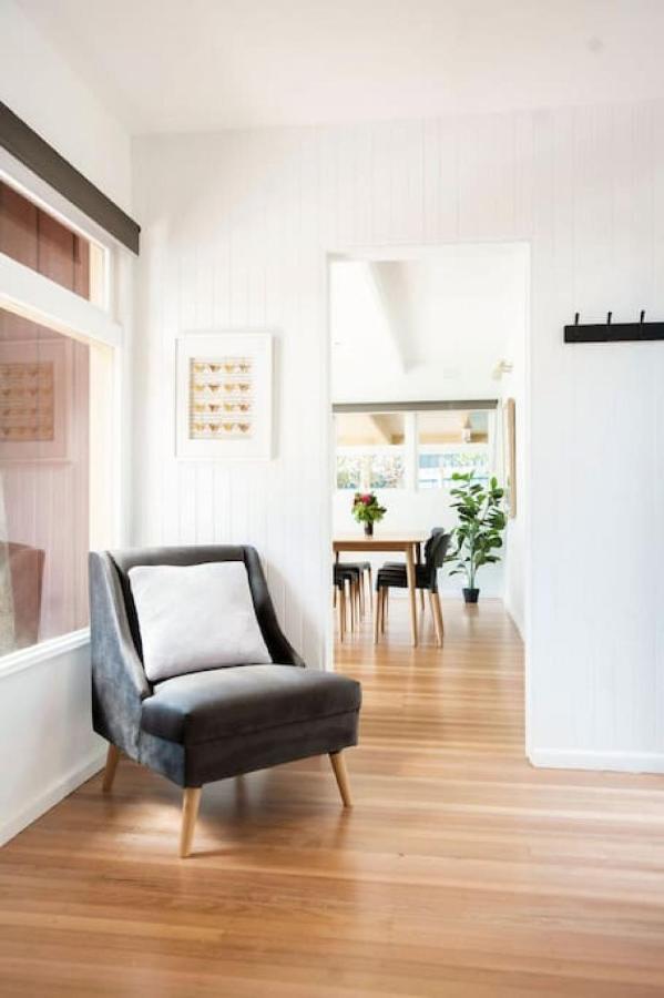 Very Cool Mid Century, Pet Friendly Urban Oasis Holiday home *