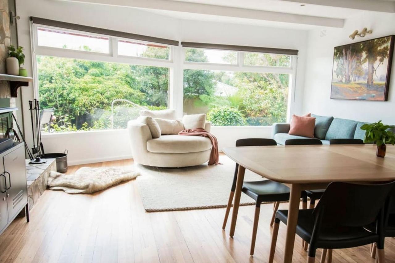 Very Cool Mid Century, Pet Friendly Urban Oasis Geelong